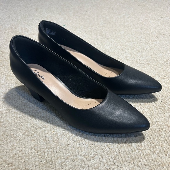 Clark’s Teresa Step Classic Black Leather Women's Block Chunky Heel size US 8.5 - Picture 1 of 9
